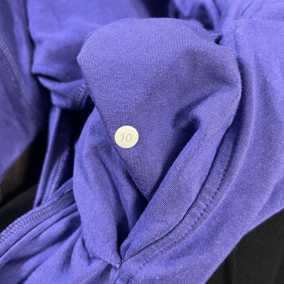 Lululemon To & Flow Wrap in Heathered Mod Iris Flower - Picture 15 of 15